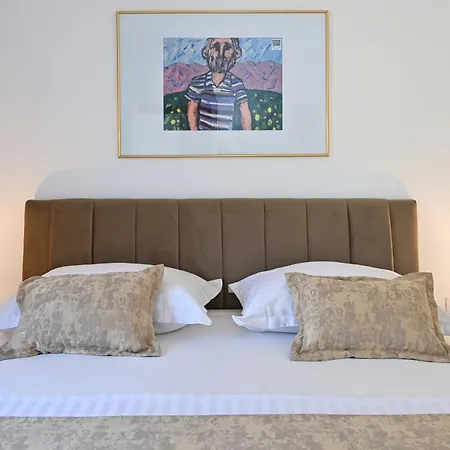 Daire Luxury Maravic With Private Pool