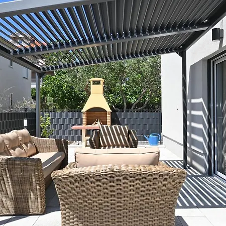 Daire Luxury Maravic With Private Pool Trogir